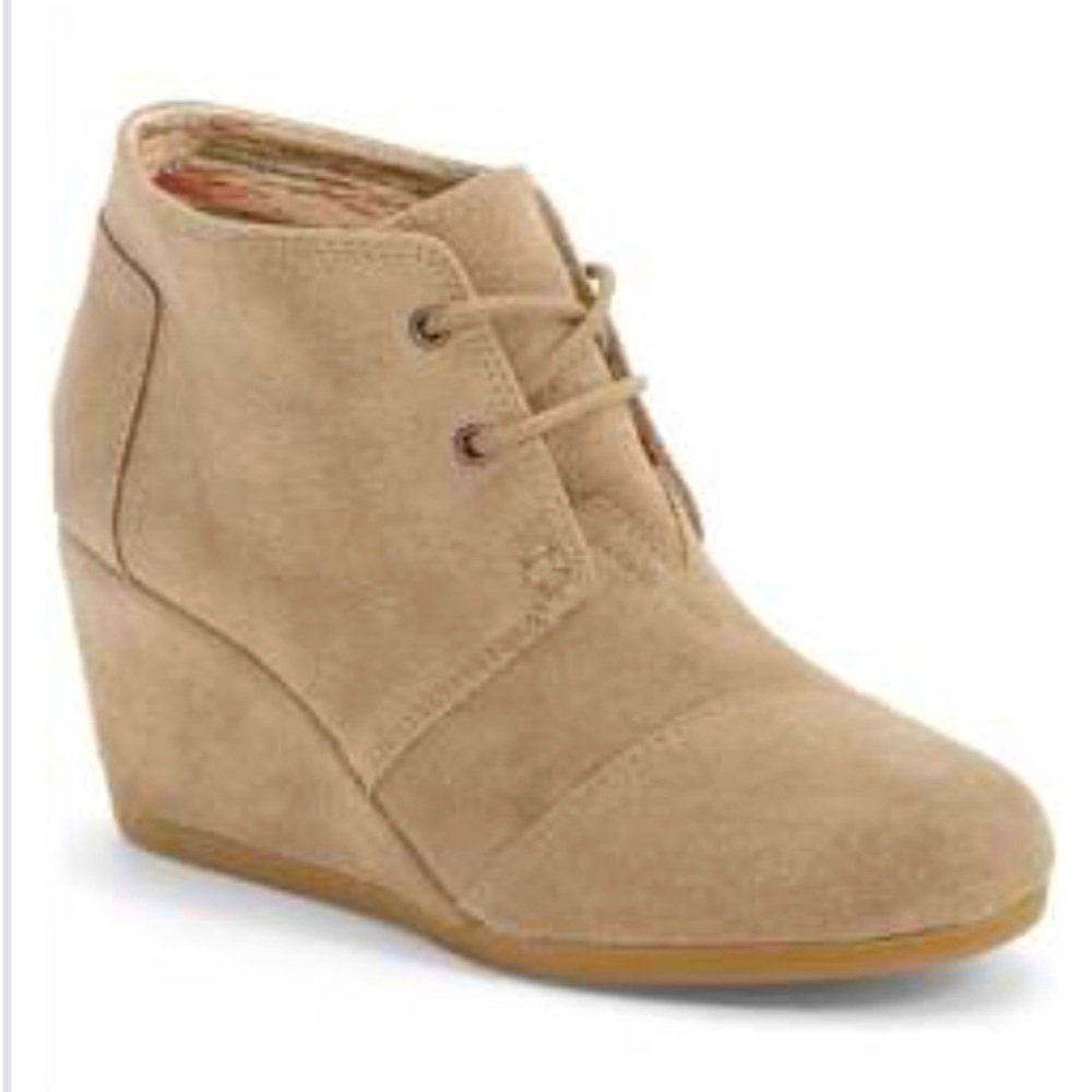 TOMS ankle lace up bootie in desert sand